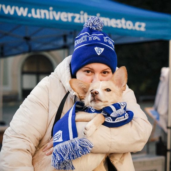 Při pátku se toho v univerzitních posluchárnách obvykle moc neděje. Dnes tam ale bylo nabito. Se slunečným počasím sem totiž dorazily tisíce zájemců o studium – na náš den otevřených dveří. Děkujeme za tolik návštěv a doufáme, že vás Olomouc okouzlila!

A pokud jste tentokrát nezvládli dorazit, nezoufejte. Druhý den otevřených dveří pořádáme už v sobotu 24. ledna! Podrobnosti najdete na webu univerzinimesto.cz. Link v biu.👆

#univerzitnimesto